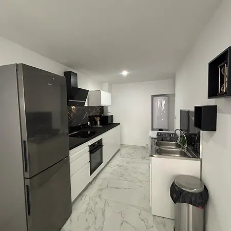 Le 21 Comfortable Townhouse