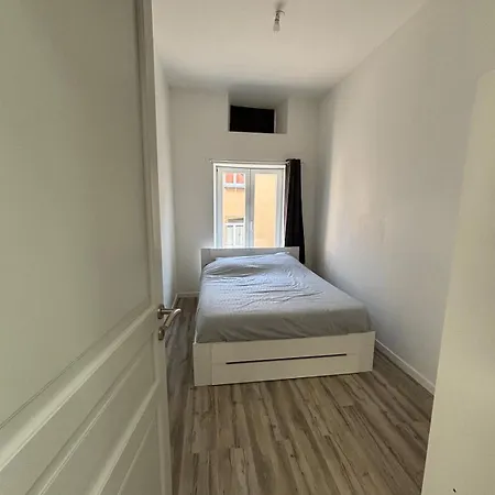 Le 21 Comfortable Townhouse Ferienhaus